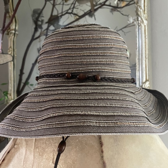 NWOT By SUNDAY AFTERNOON Women’s Hat - Picture 5 of 9